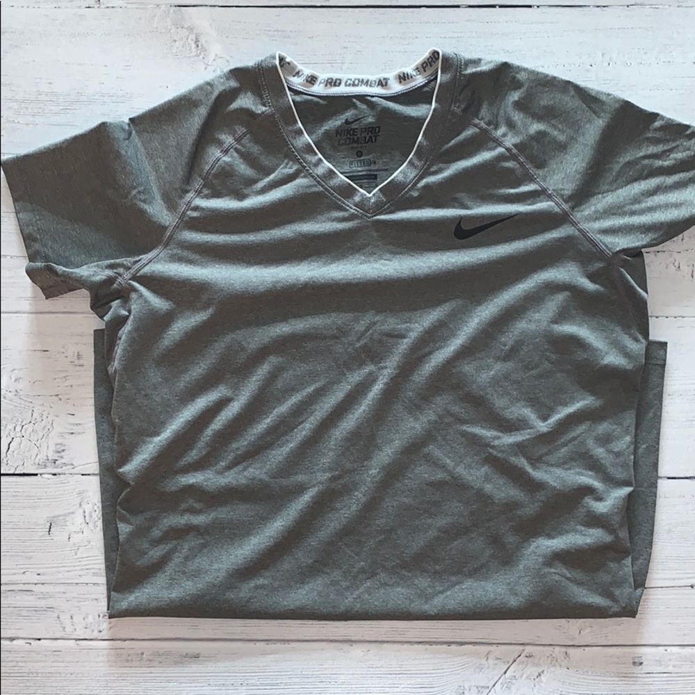 Nike Dri-Fit shirt size M fitted